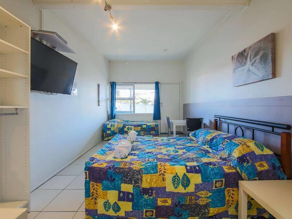 Marlin Motel Biggera Waters Экстерьер фото